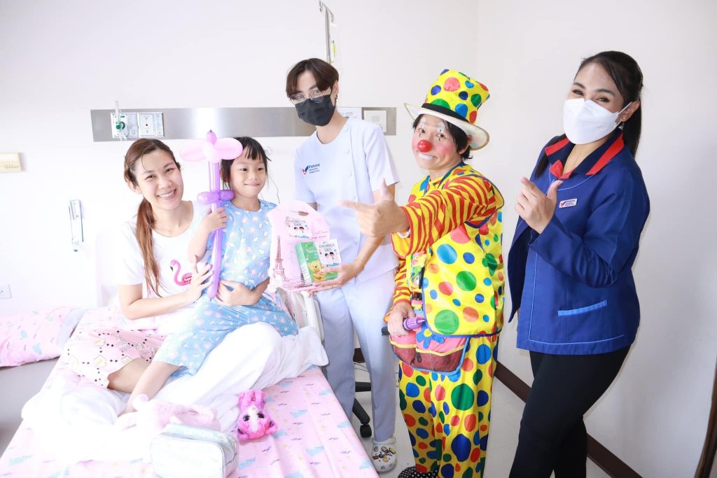 โรงพยาบาลวิชัยเวช อินเตอร์เนชั่นแนล อ้อมน้อย จัดกิจกรรมเนื่องในวันเด็กแห่งชาติ 2567 เพื่อมอบความสุข ความสนุก ให้กับเด็กๆ และผู้ป่วยเด็ก