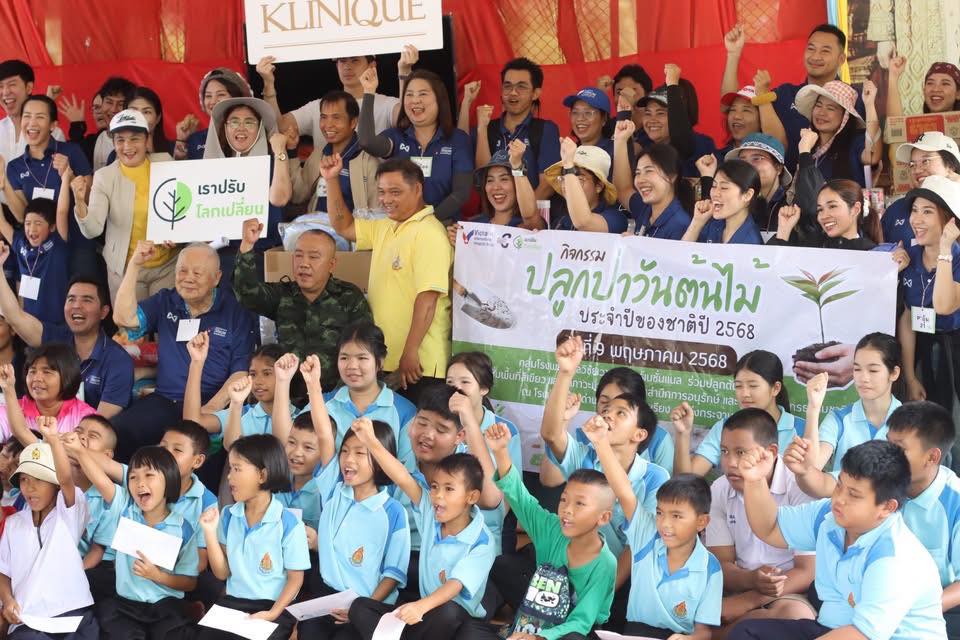 สร้างสังคมสีเขียวและชุมชนยั่งยืน ! คณะผู้บริหารศรีวิชัยเวชวิวัฒน์ฯ ร่วมปลูกป่า-มอบทุนการศึกษา เนื่องในวันต้นไม้แห่งชาติ 2568