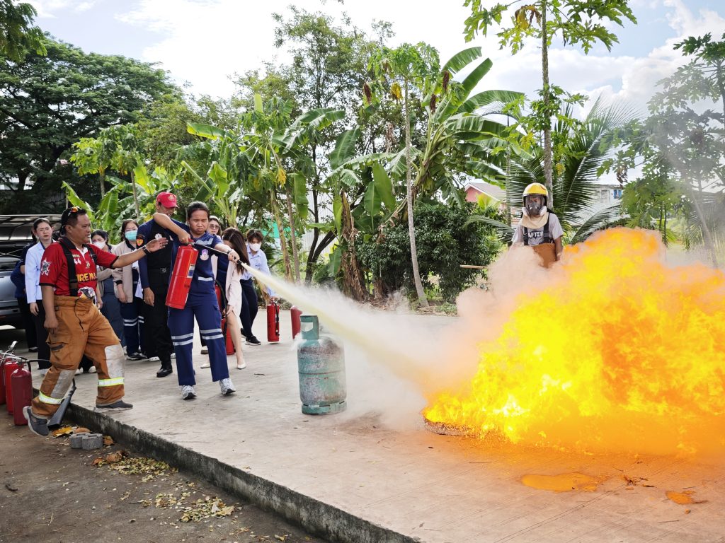 โรงพยาบาลวิชัยเวชฯ อ้อมน้อย จัดโครงการ “การอบรมดับเพลิงขั้นต้น” เสริมทักษะความปลอดภัยเพื่อความยั่งยืนในองค์กร