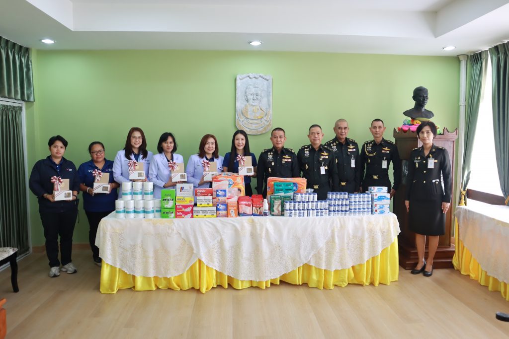 กลุ่มโรงพยาบาลวิชัยเวชฯ ผนึกกำลัง กรมการสัตว์ทหารบก ส่งมอบยาและเวชภัณฑ์สู่ชายแดนไทย ภายใต้โครงการปันสุข ตอกย้ำเจตนารมณ์การพัฒนาที่ยั่งยืน
